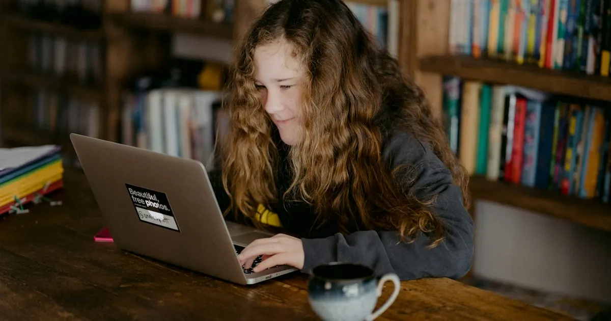 Kunstig intelligens i skolen: hva er lov, og hva regnes som fusk?